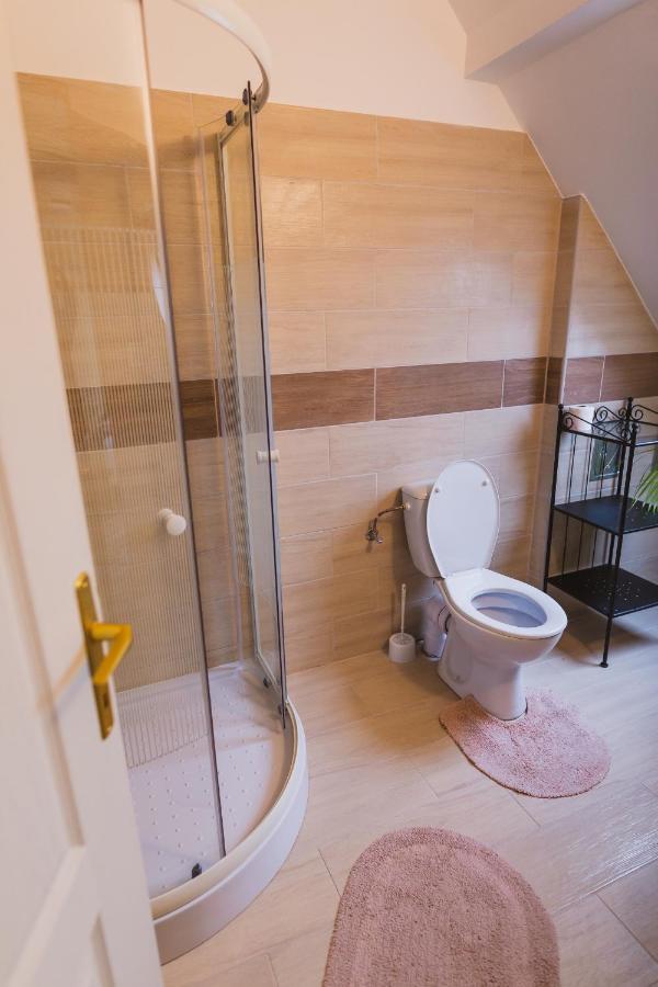 Rózsakert Vendégház Romhány Exterior foto