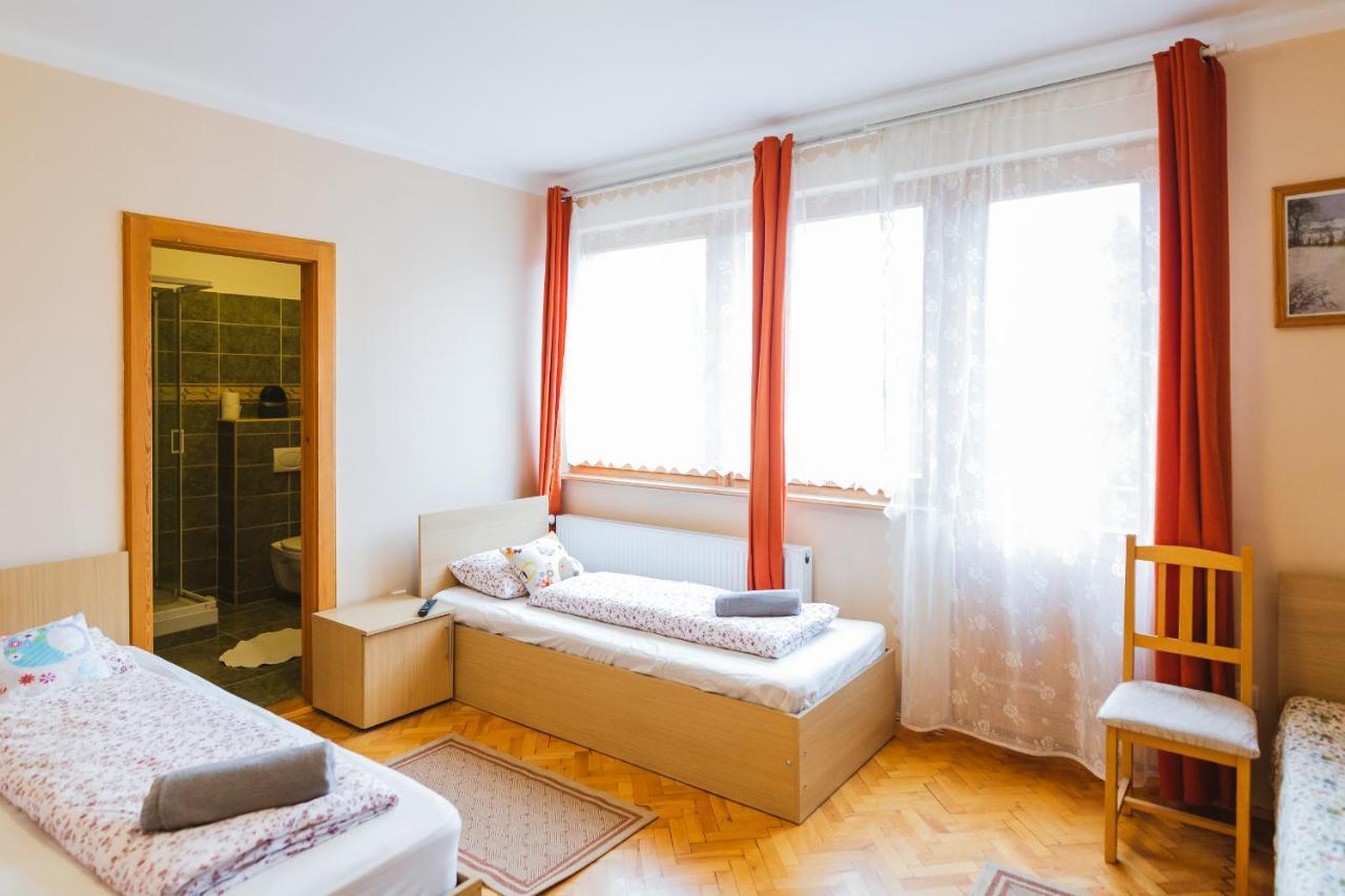 Rózsakert Vendégház Romhány Exterior foto