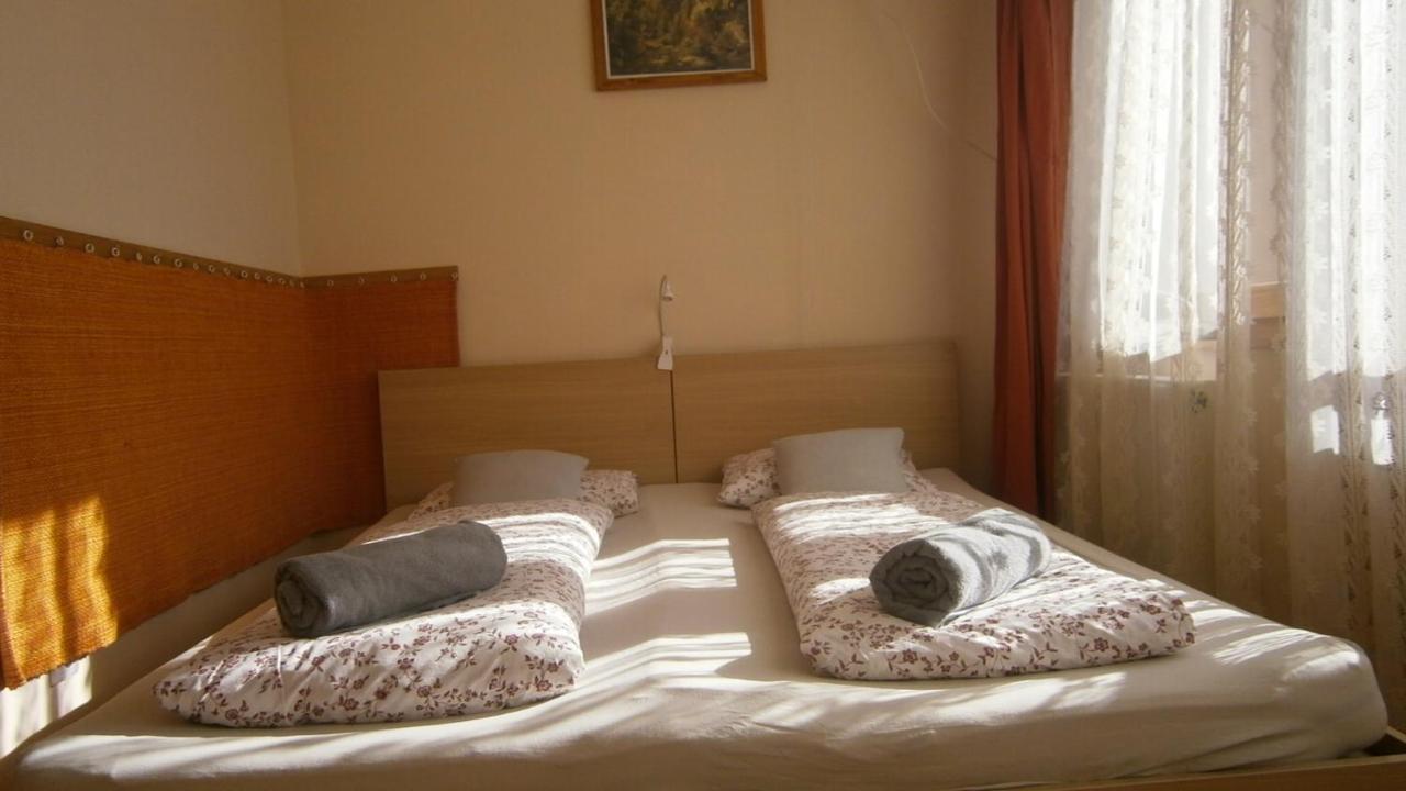 Rózsakert Vendégház Romhány Exterior foto