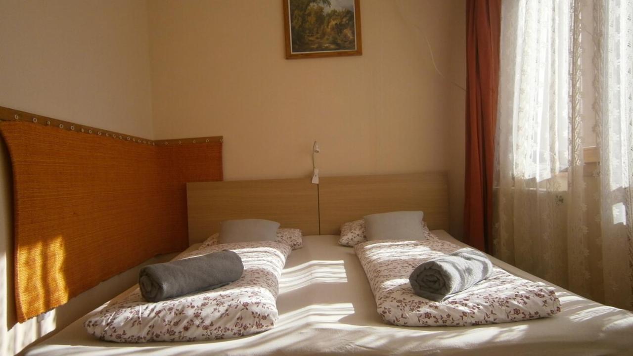 Rózsakert Vendégház Romhány Exterior foto