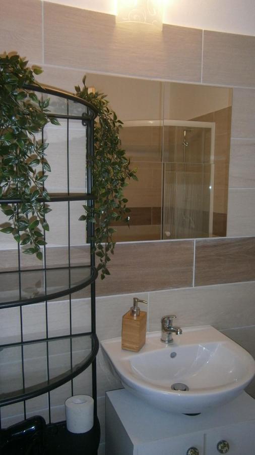 Rózsakert Vendégház Romhány Exterior foto