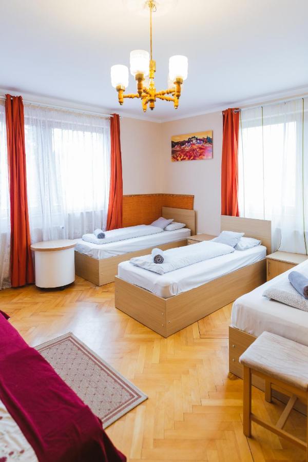 Rózsakert Vendégház Romhány Exterior foto