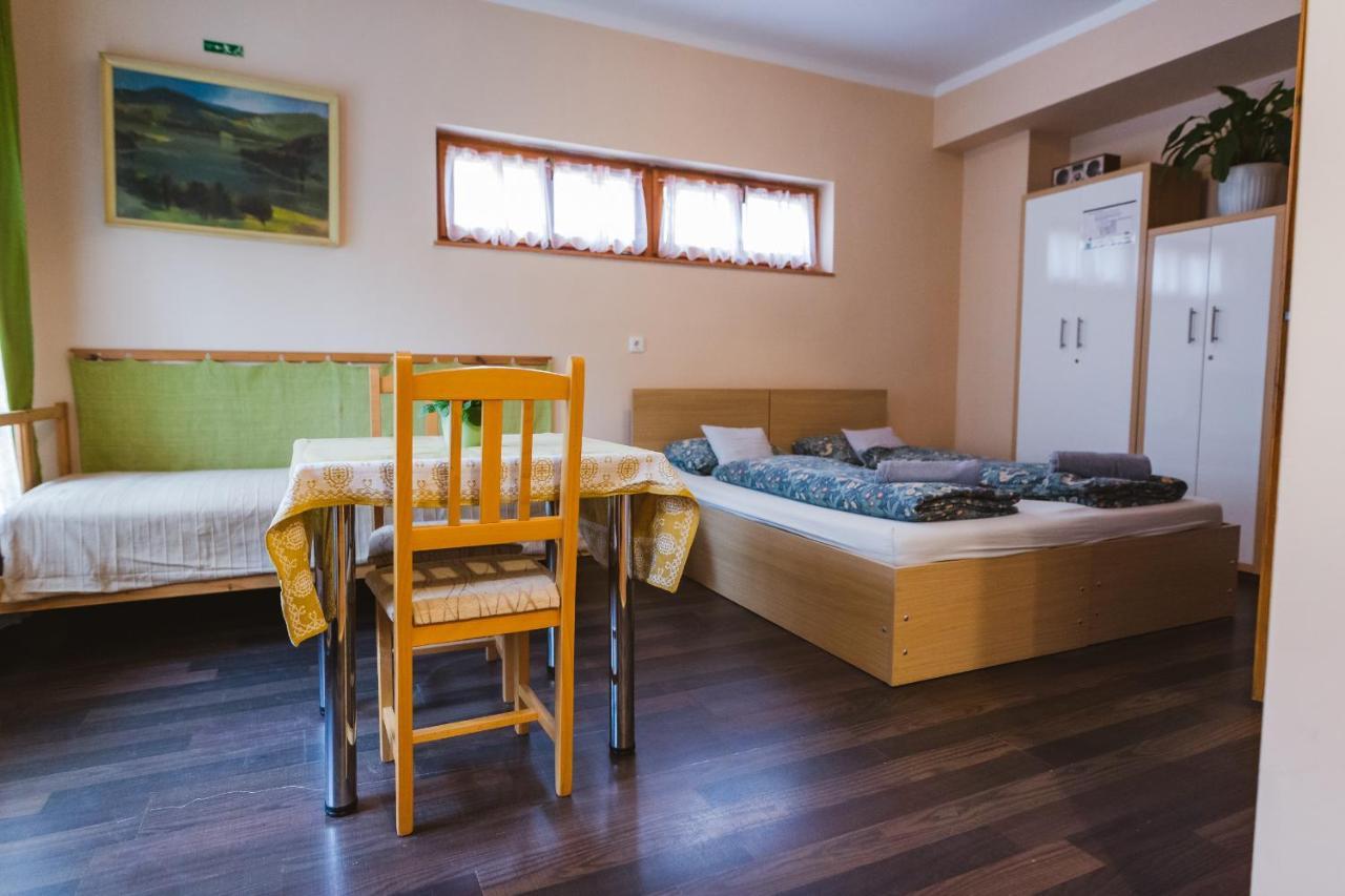 Rózsakert Vendégház Romhány Exterior foto