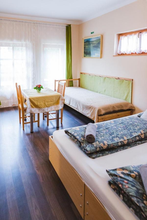 Rózsakert Vendégház Romhány Exterior foto