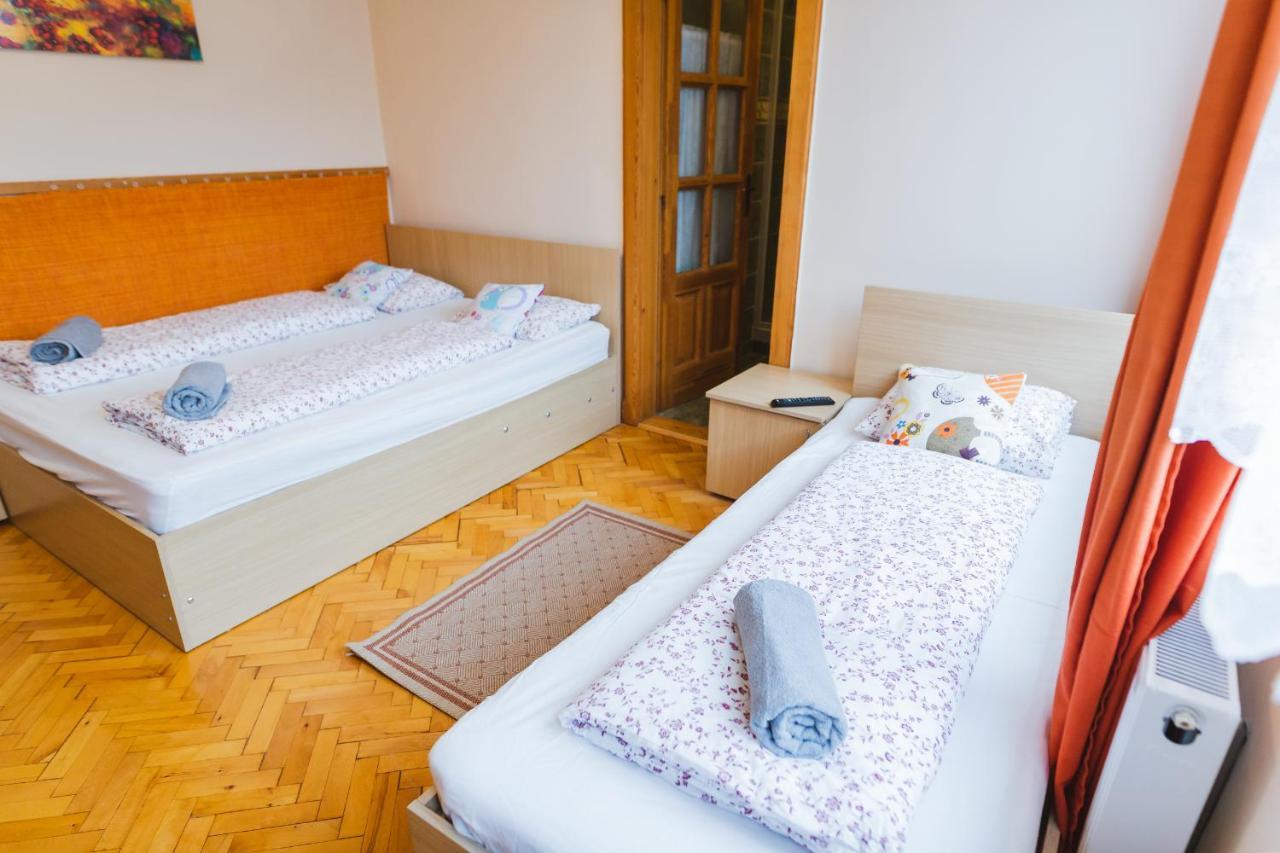 Rózsakert Vendégház Romhány Exterior foto