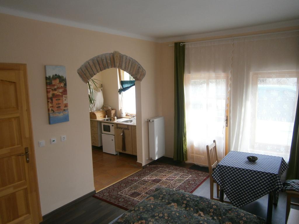 Rózsakert Vendégház Romhány Quarto foto