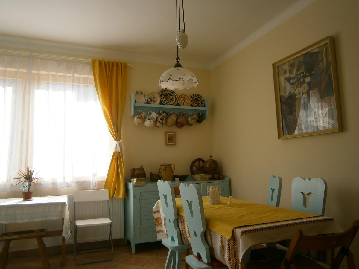 Rózsakert Vendégház Romhány Exterior foto
